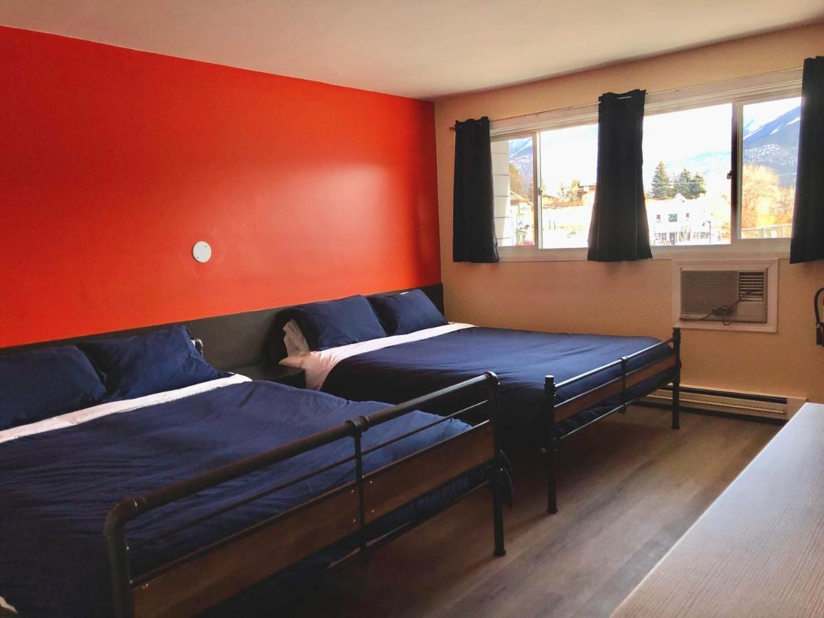 Canterbury Inn Инвермор Екстериор снимка