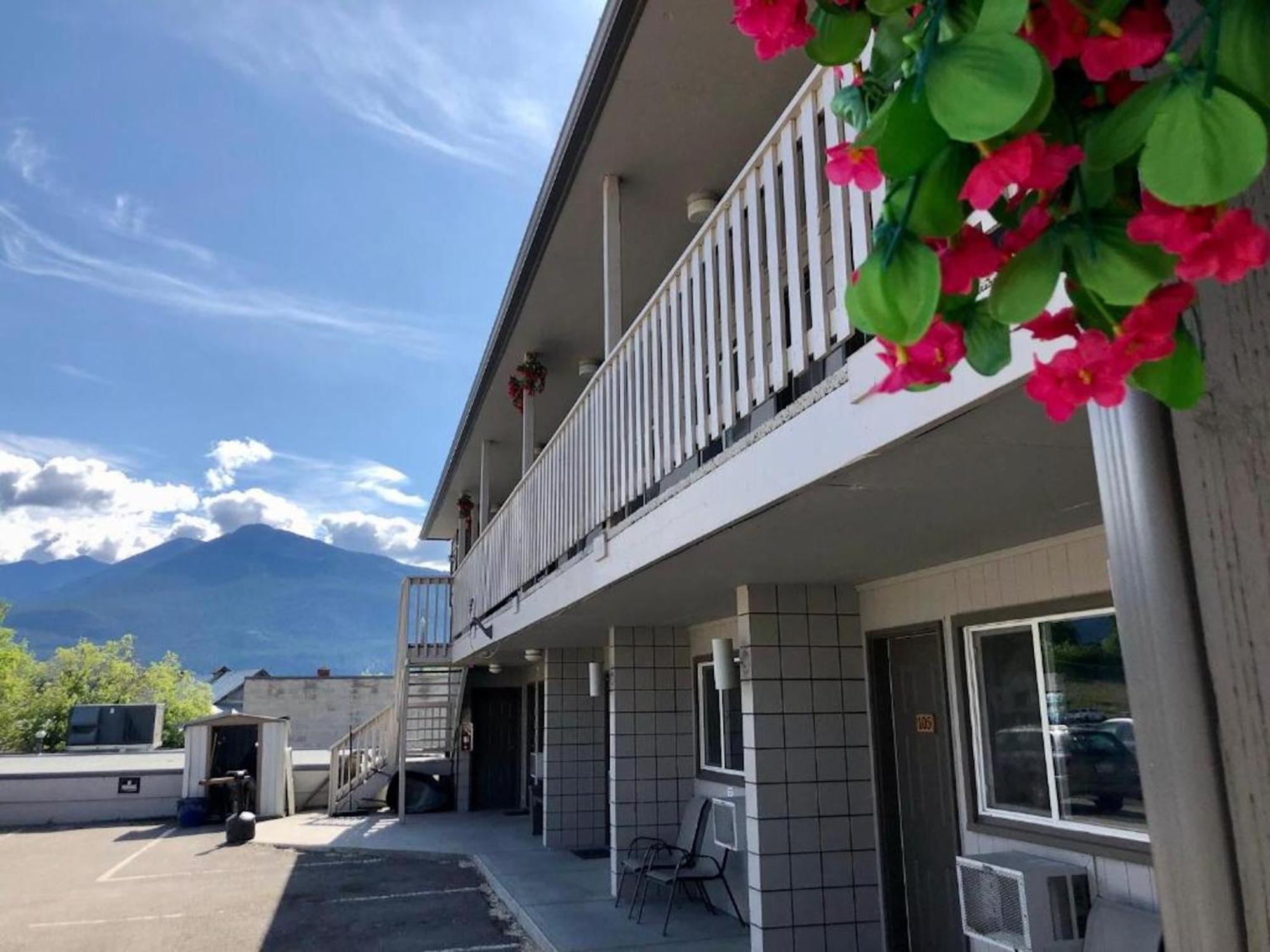 Canterbury Inn Инвермор Екстериор снимка