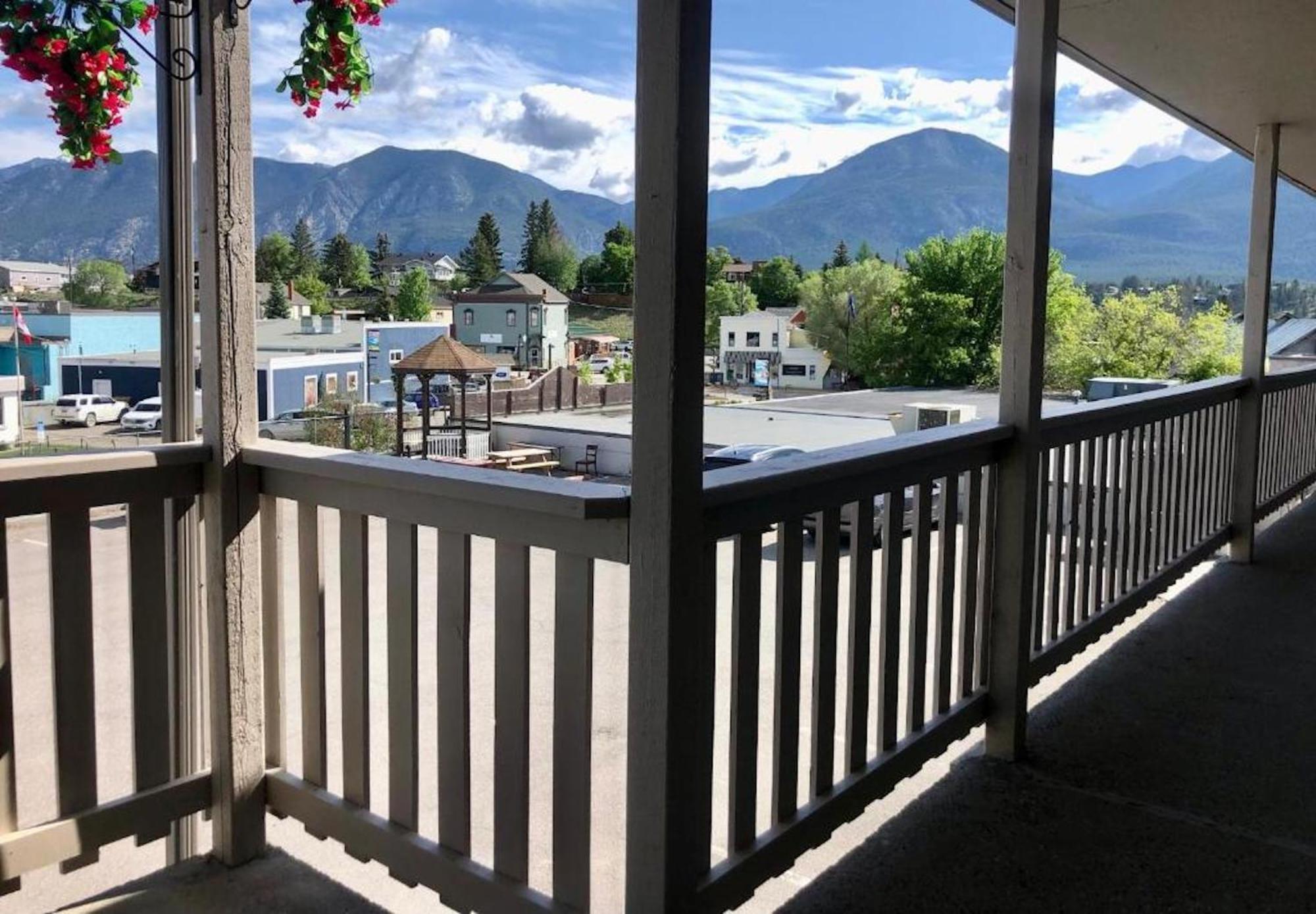 Canterbury Inn Инвермор Екстериор снимка