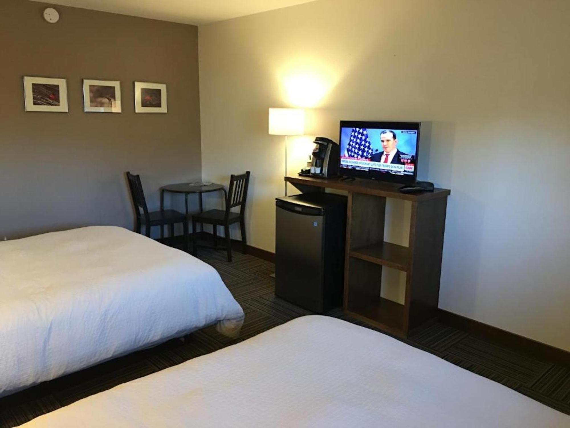 Canterbury Inn Инвермор Екстериор снимка